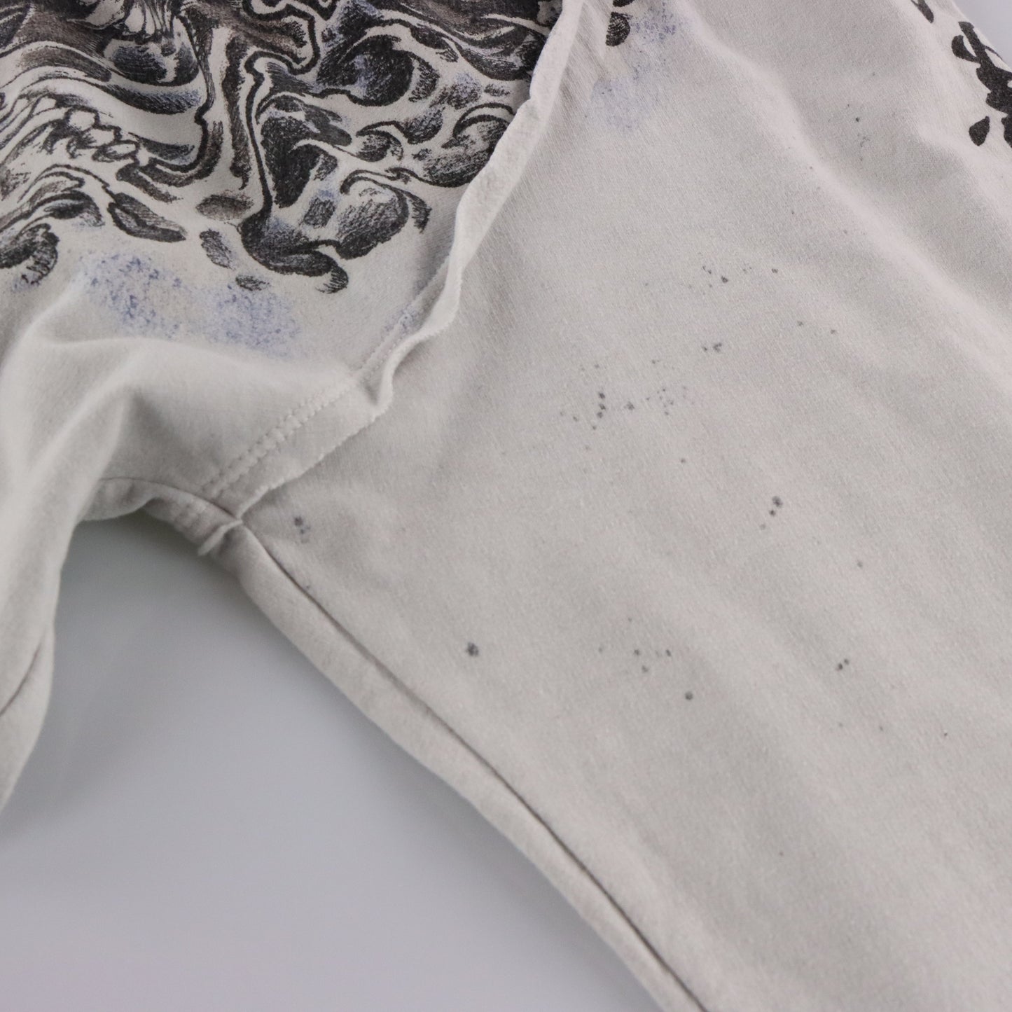 Vintage AFFLICTION White & Blue Distressed Y2K Skull Hoodie Sweatshirt USA Made (XL) ***COCO Vintage Sole Melbourne