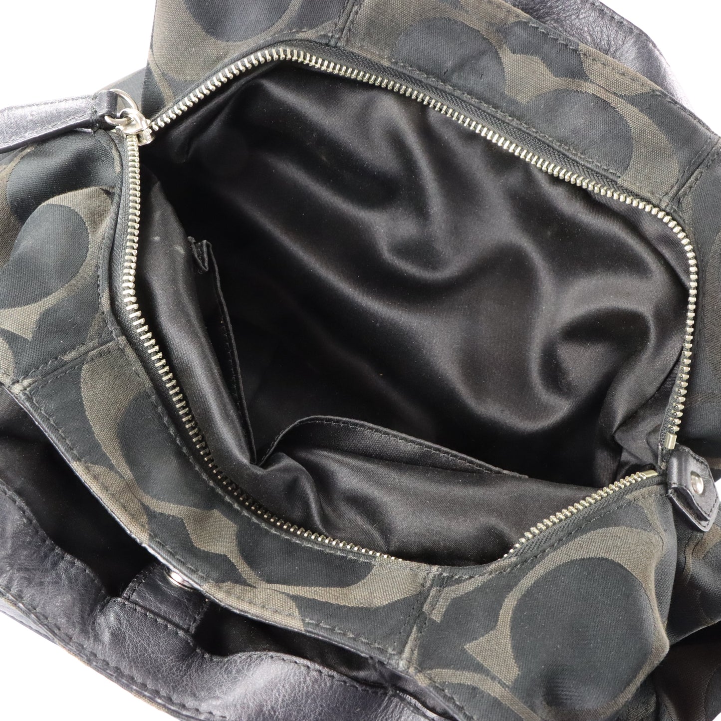 Vintage COACH F24742 Signature Logo 'Campbell' Black Shoulder Bag Vintage Sole Melbourne