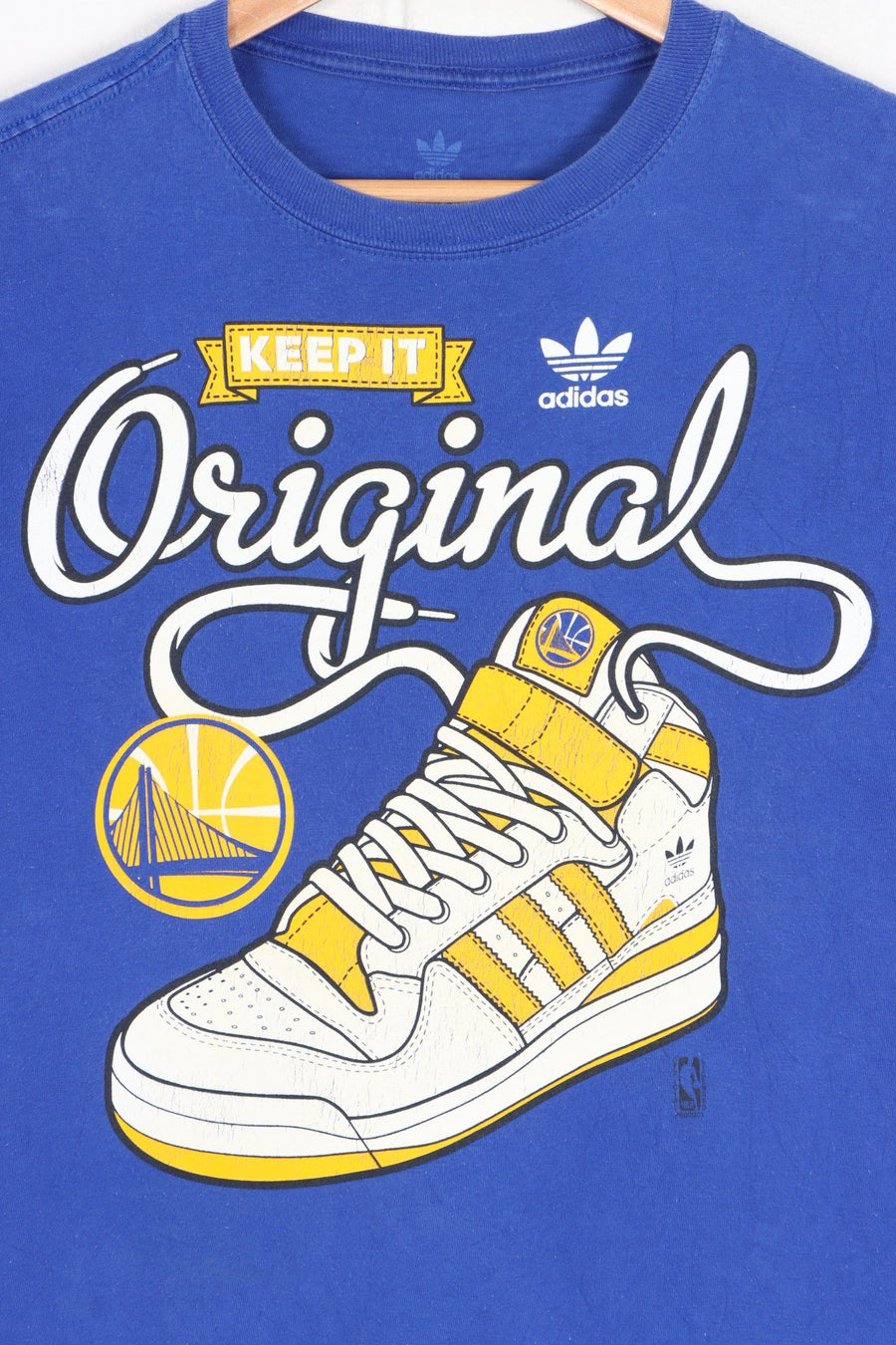 NBA Golden State Warriors ADIDAS "Keep It Original" Sneakers T-Shirt (M)