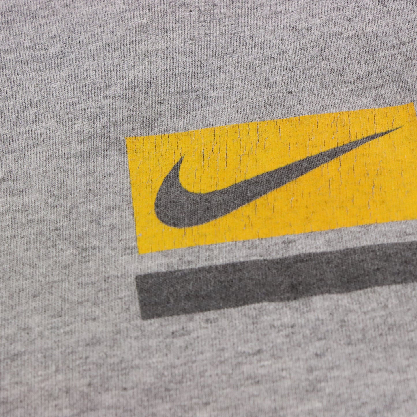 NIKE Performance Athletics Heather Grey & Yellow Centre Swoosh Logo Tee (XL) ***COCO Vintage Sole Melbourne