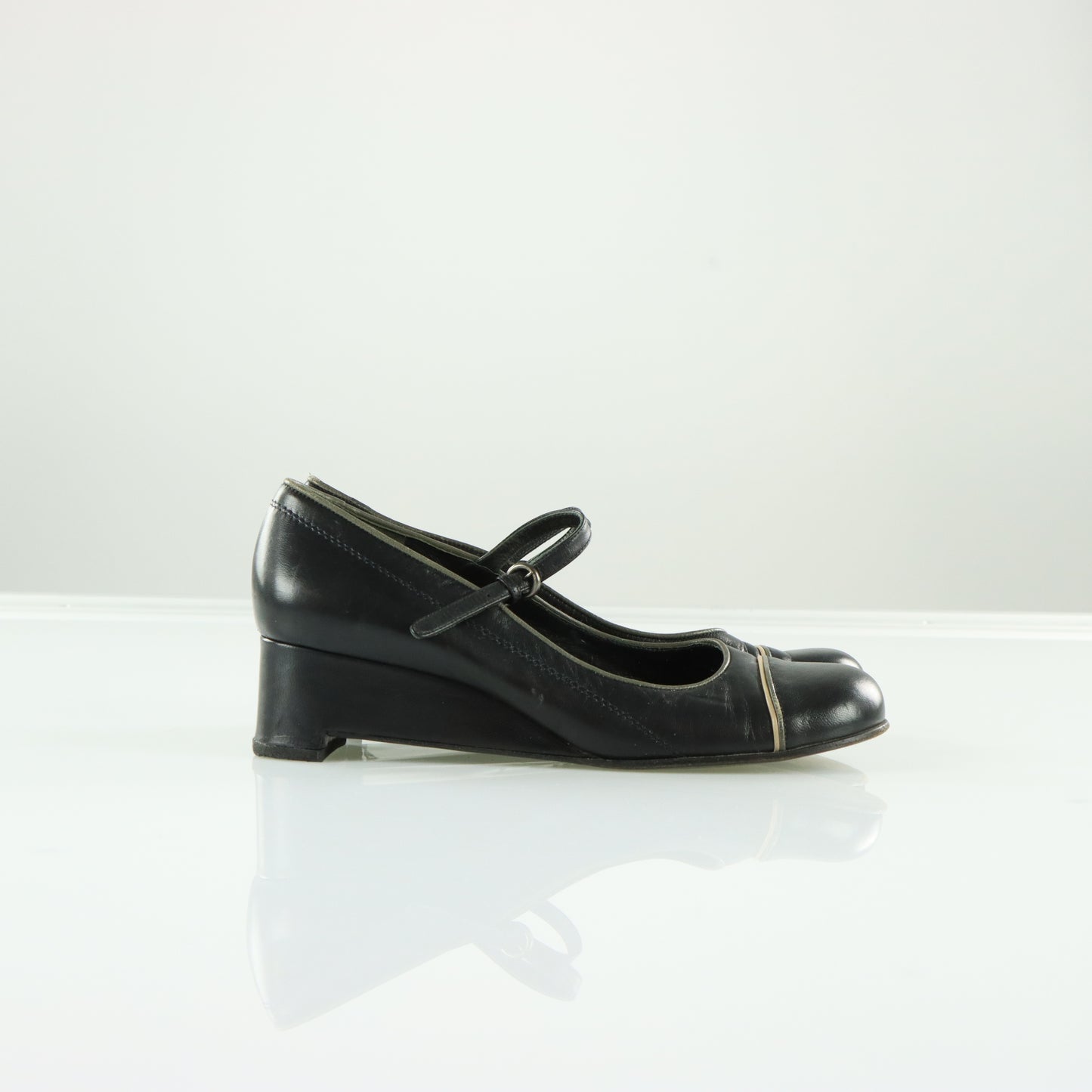 MIU MIU Black Genuine Leather Mary Jane Low Wedge (38.5)