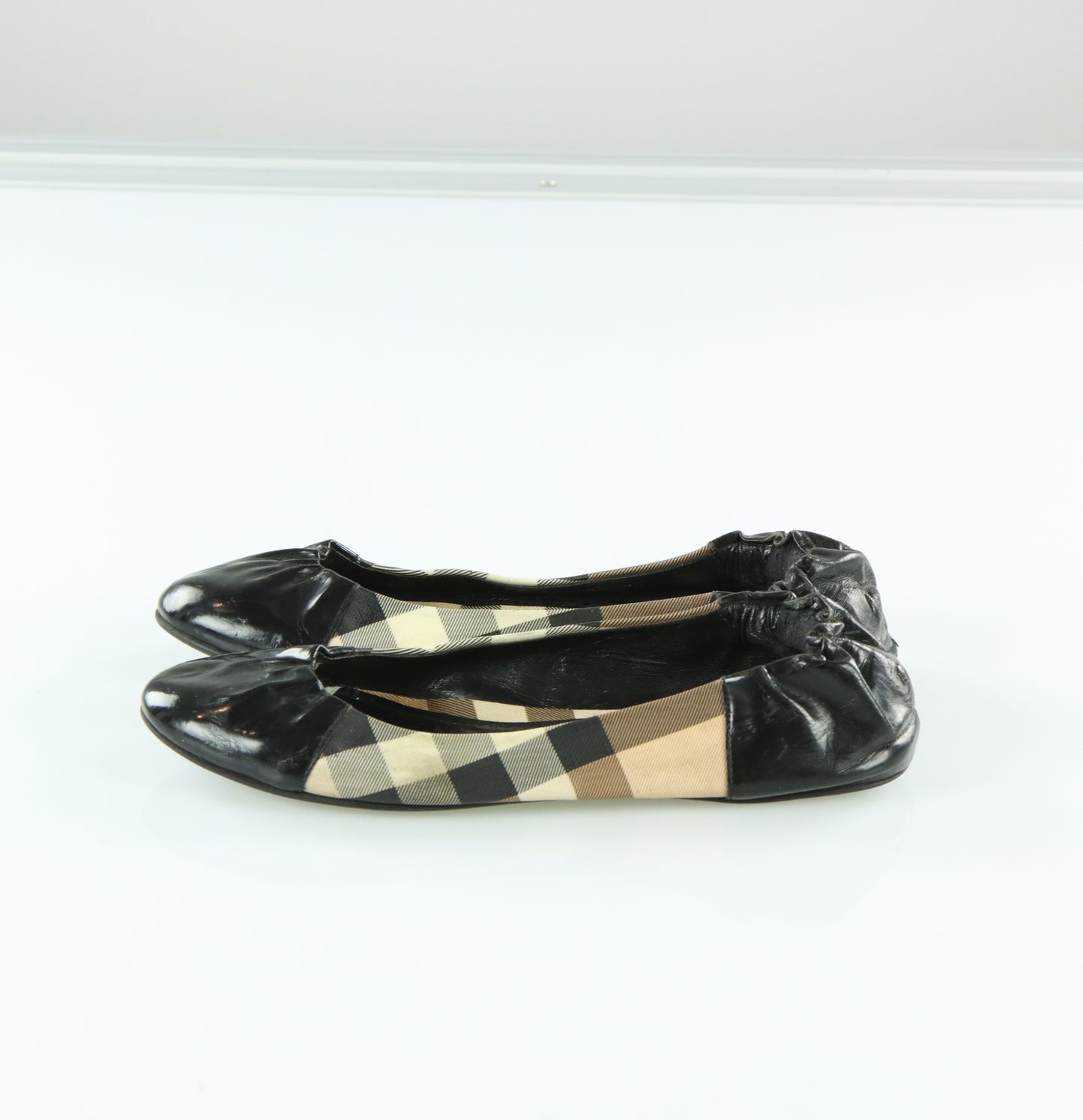 BURBERRY Patent Leather Ballet Flats (8.5)