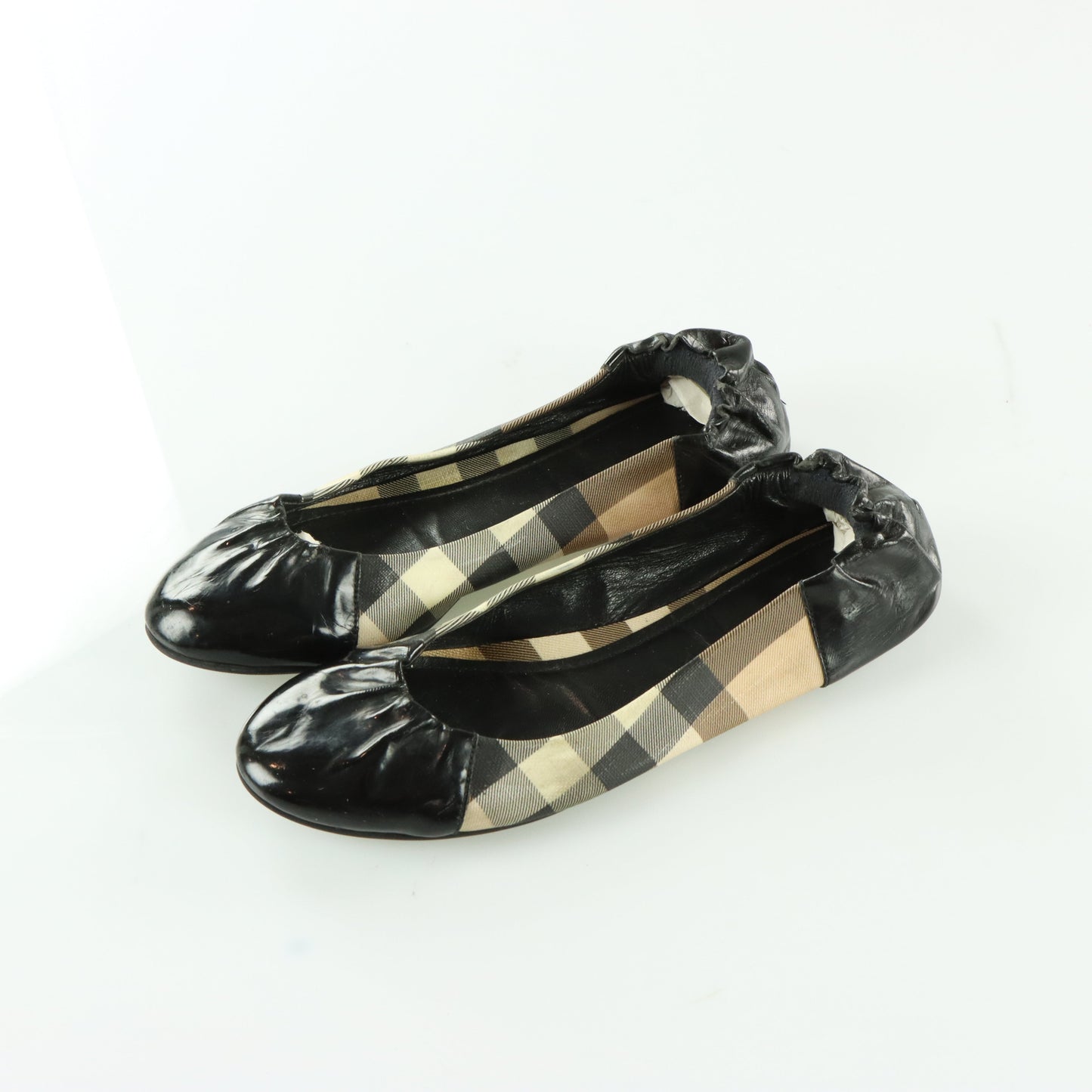 BURBERRY Patent Leather Ballet Flats (8.5)