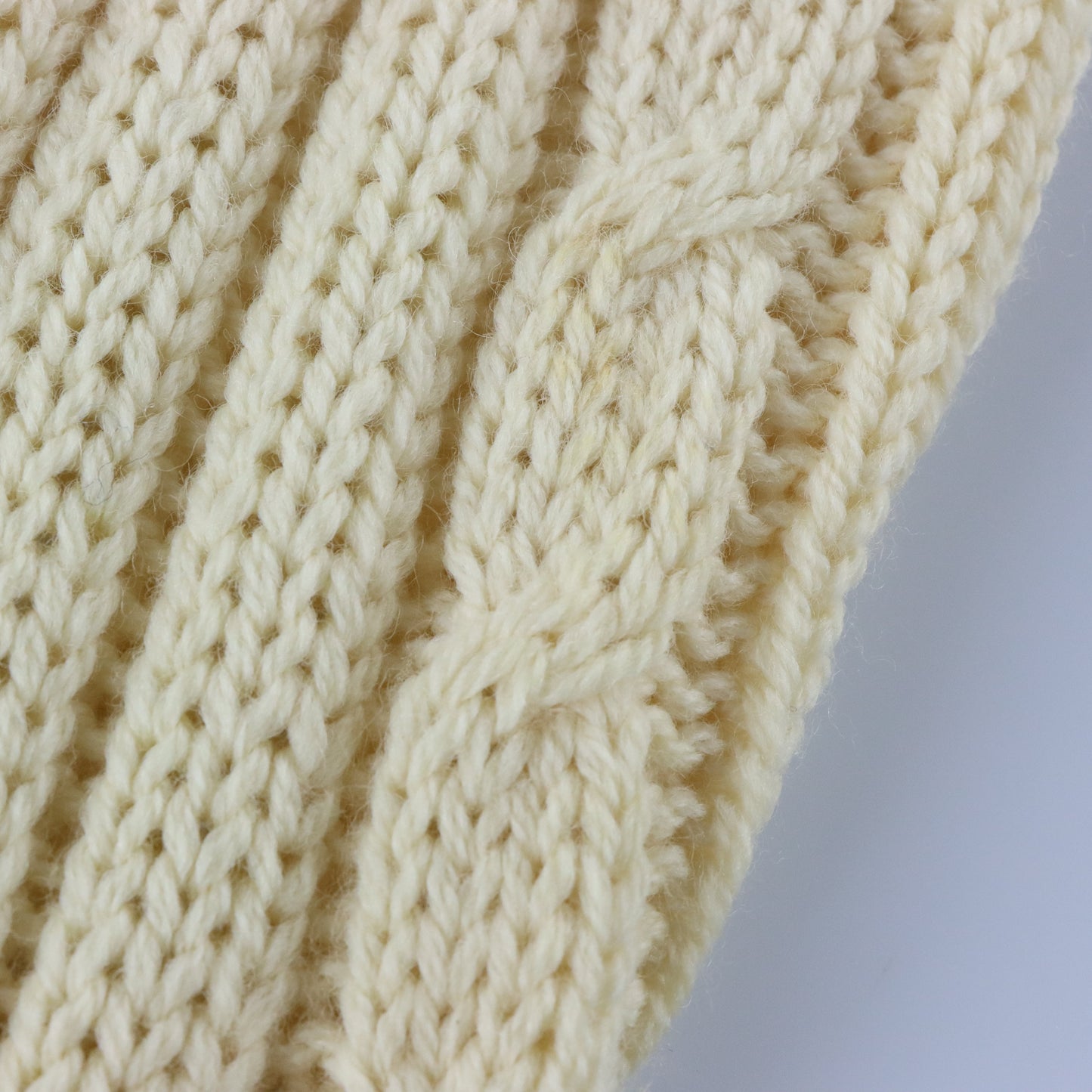 Vintage BULLOCK & JONES Italian Made Cream Wool Cable Knit V-Neck Sweater (L TALL) ***COCO Vintage Sole Melbourne