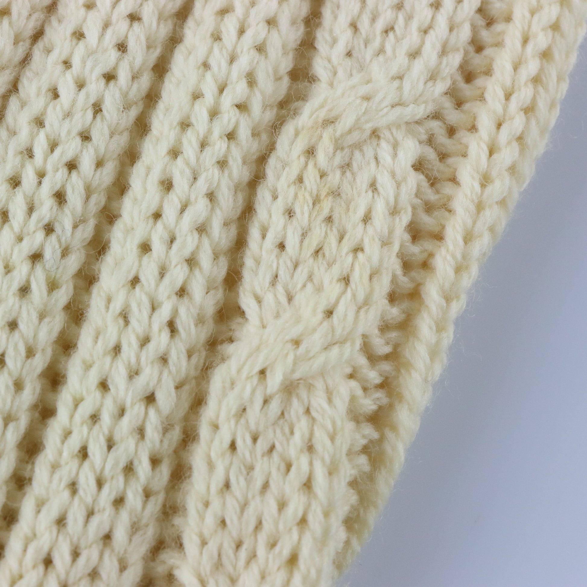 Vintage BULLOCK & JONES Italian Made Cream Wool Cable Knit V-Neck Sweater (L TALL) ***COCO Vintage Sole Melbourne