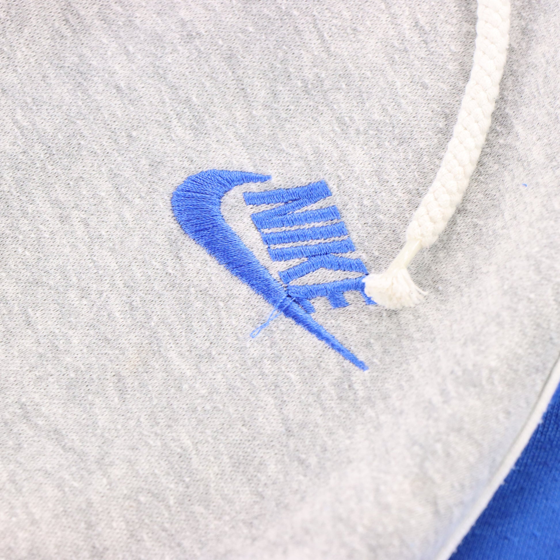 Vintage NIKE Embroidered Grey & Blue Hooded Sweatshirt *Aubs Vintage Sole Melbourne