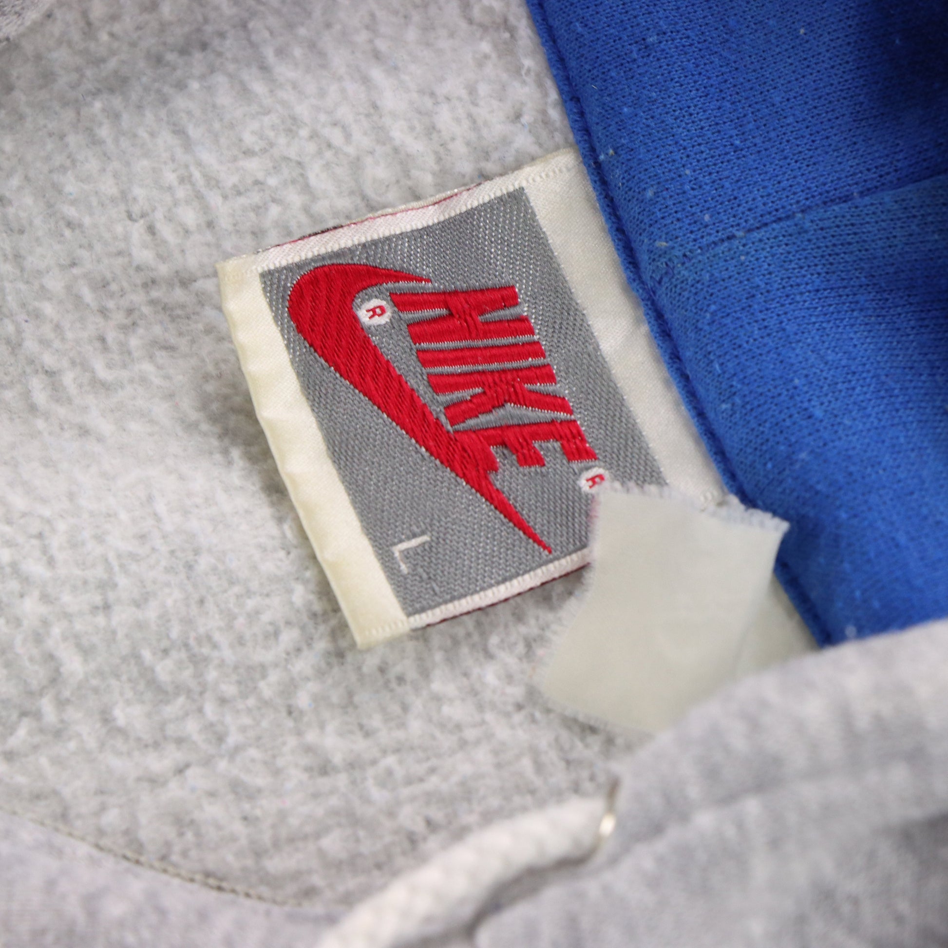 Vintage NIKE Embroidered Grey & Blue Hooded Sweatshirt *Aubs Vintage Sole Melbourne