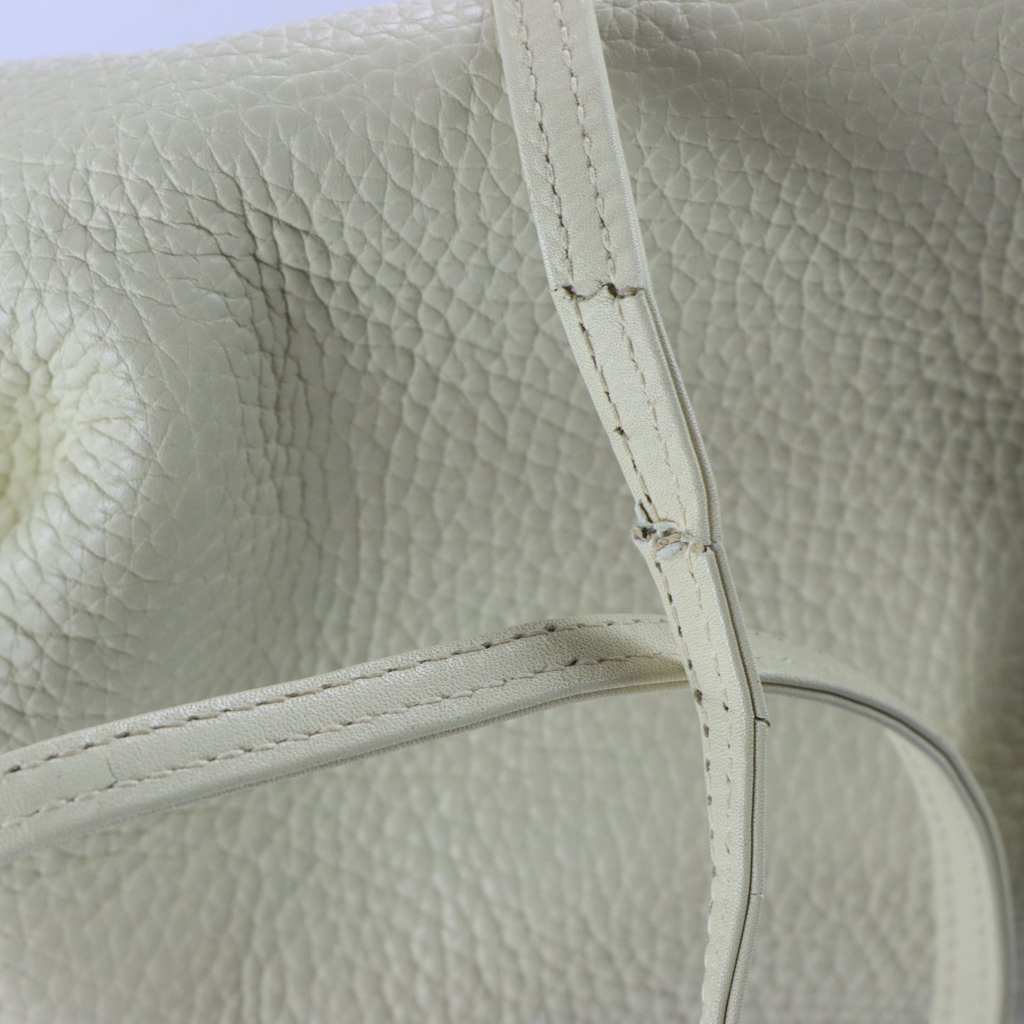 Vintage GUCCI Cream Suede Lined Pebbled Leather Crossbody Pouch Bag *Aubs Vintage Sole Melbourne