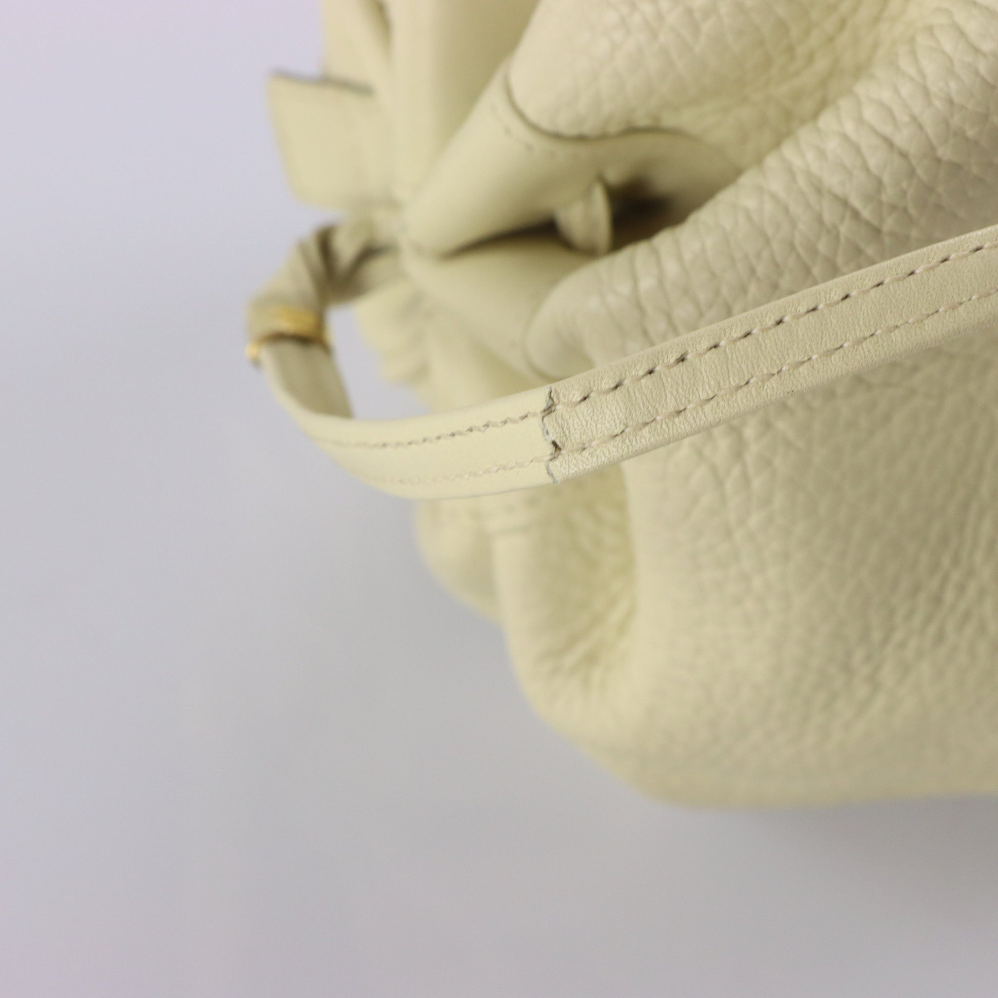 Vintage GUCCI Cream Suede Lined Pebbled Leather Crossbody Pouch Bag *Aubs Vintage Sole Melbourne