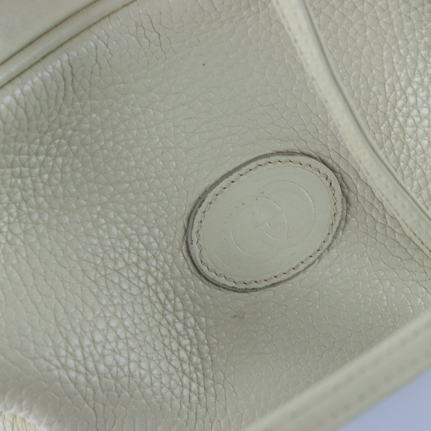 Vintage GUCCI Cream Suede Lined Pebbled Leather Crossbody Pouch Bag *Aubs Vintage Sole Melbourne