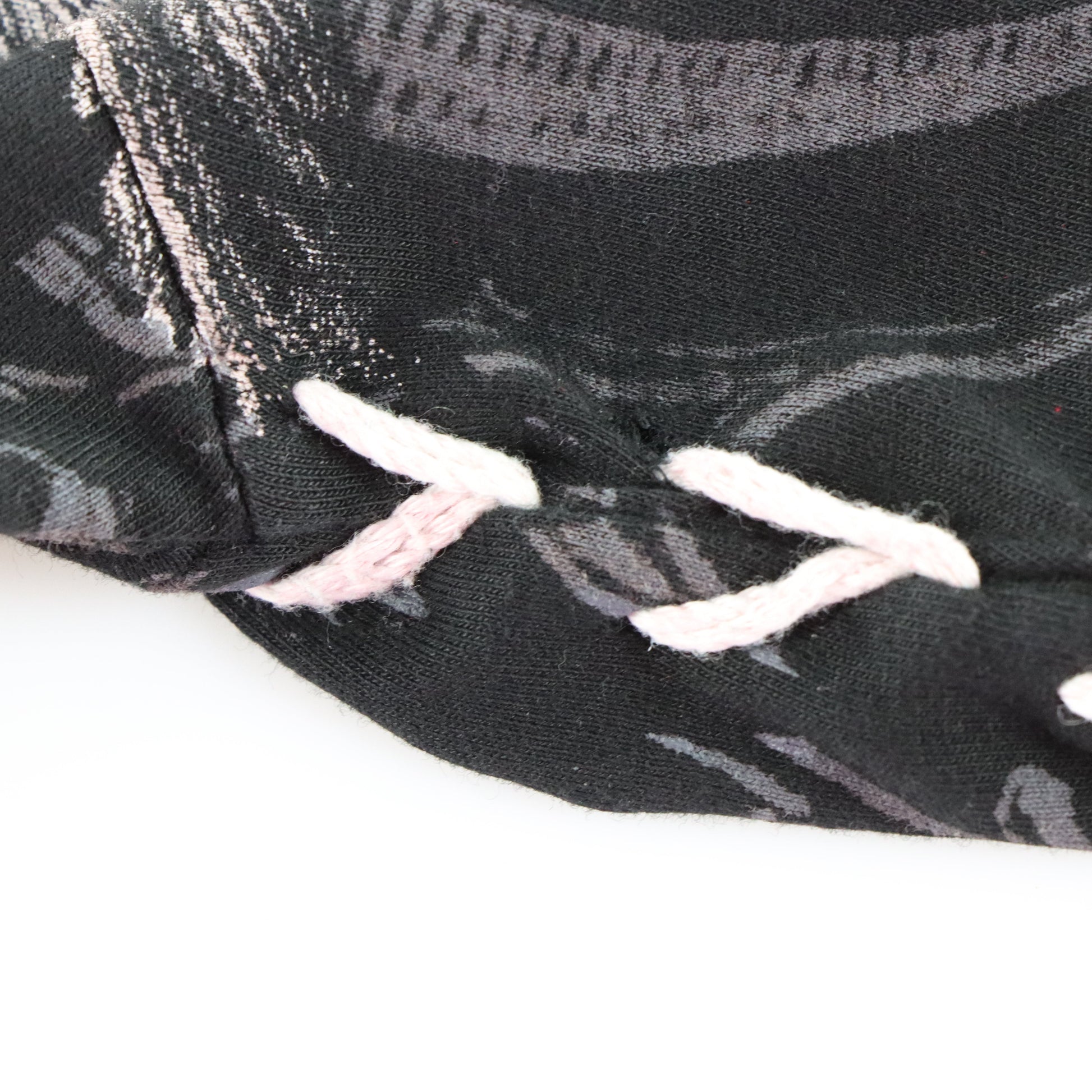AFFLICTION Vintage Y2K Black & Red Velvet Detail Cross Wings USA Made Tee (M TALL) ***COCO Vintage Sole Melbourne