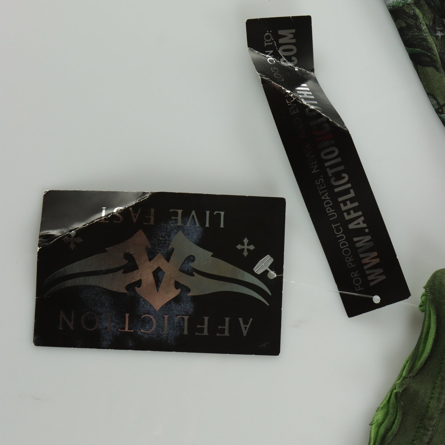 AFFLICTION Y2K Deadstock Distressed Rose Skull Green Gradient T-Shirt (XL)