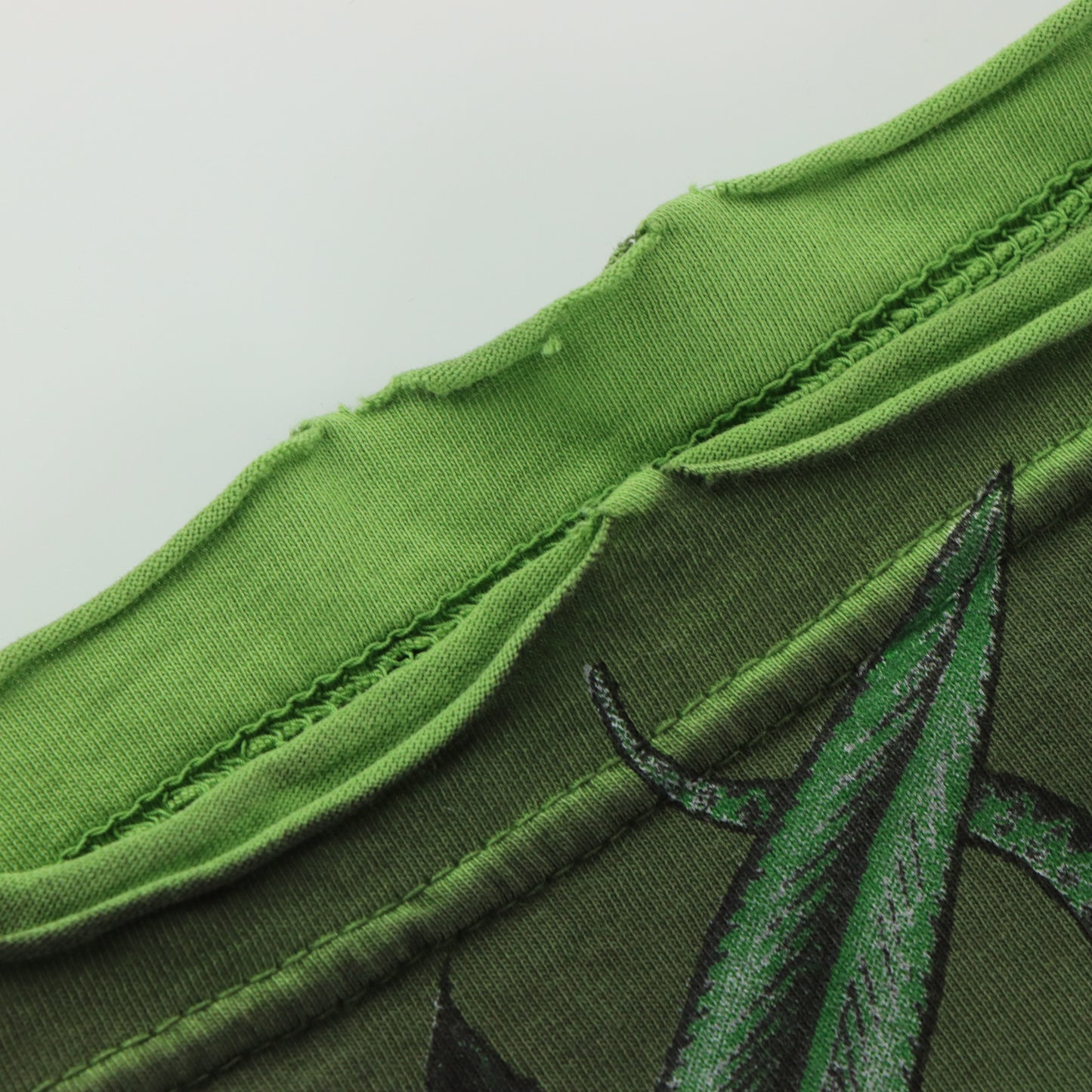 AFFLICTION Y2K Deadstock Distressed Rose Skull Green Gradient T-Shirt (XL)