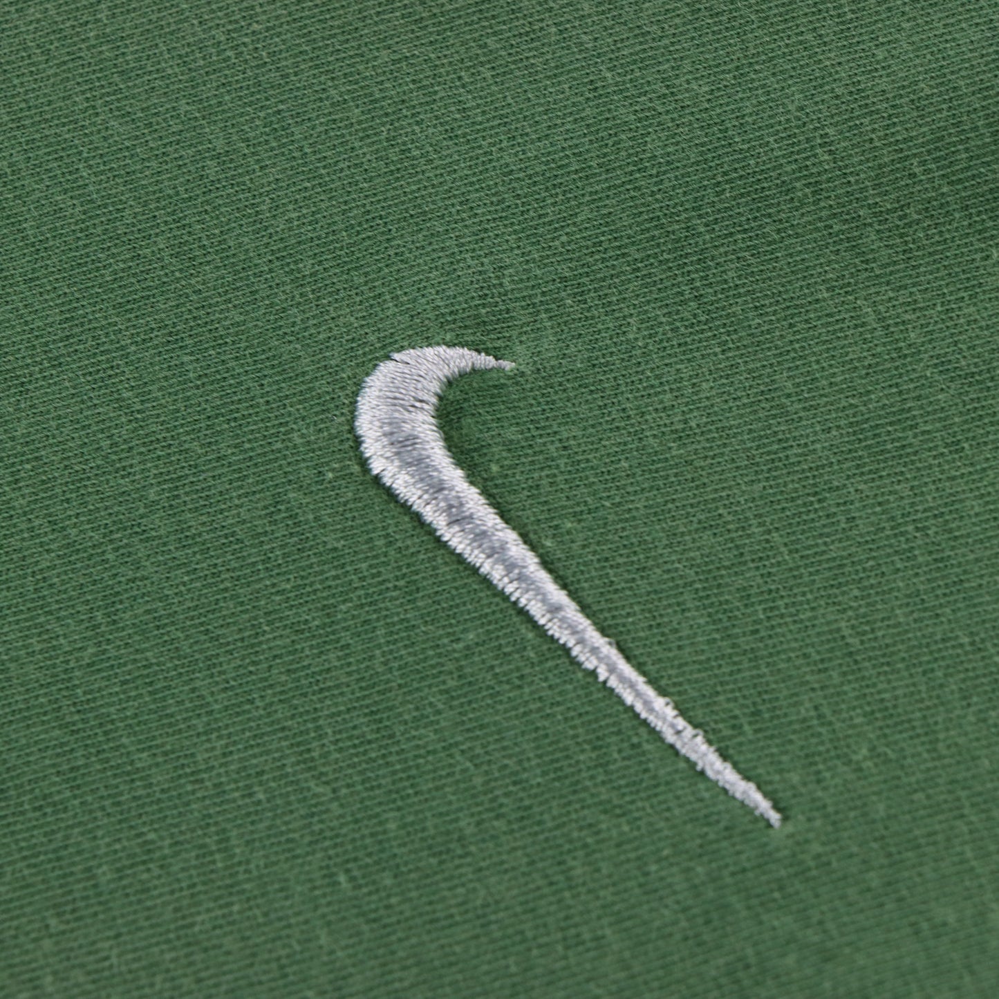 NIKE 'Regular Fit' Embroidered Swoosh Logo Green & White T-Shirt (L)