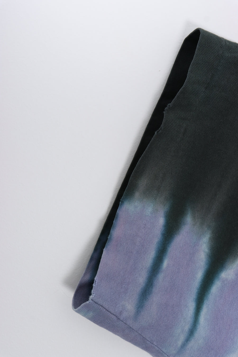 LIQUID BLUE KISS Purple & Black Tie-Dye Single Stitch Band Tee (L-XL)