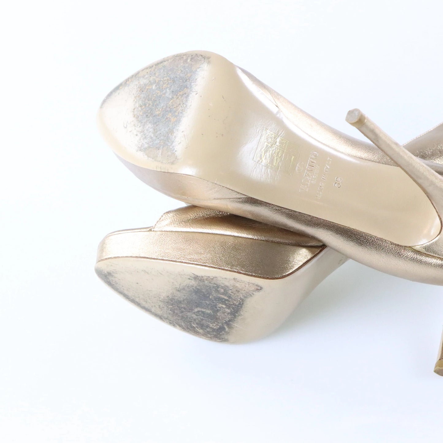 Vintage VALENTINO GARVANI Gold Bow Platform Italy Made High Heels (39)