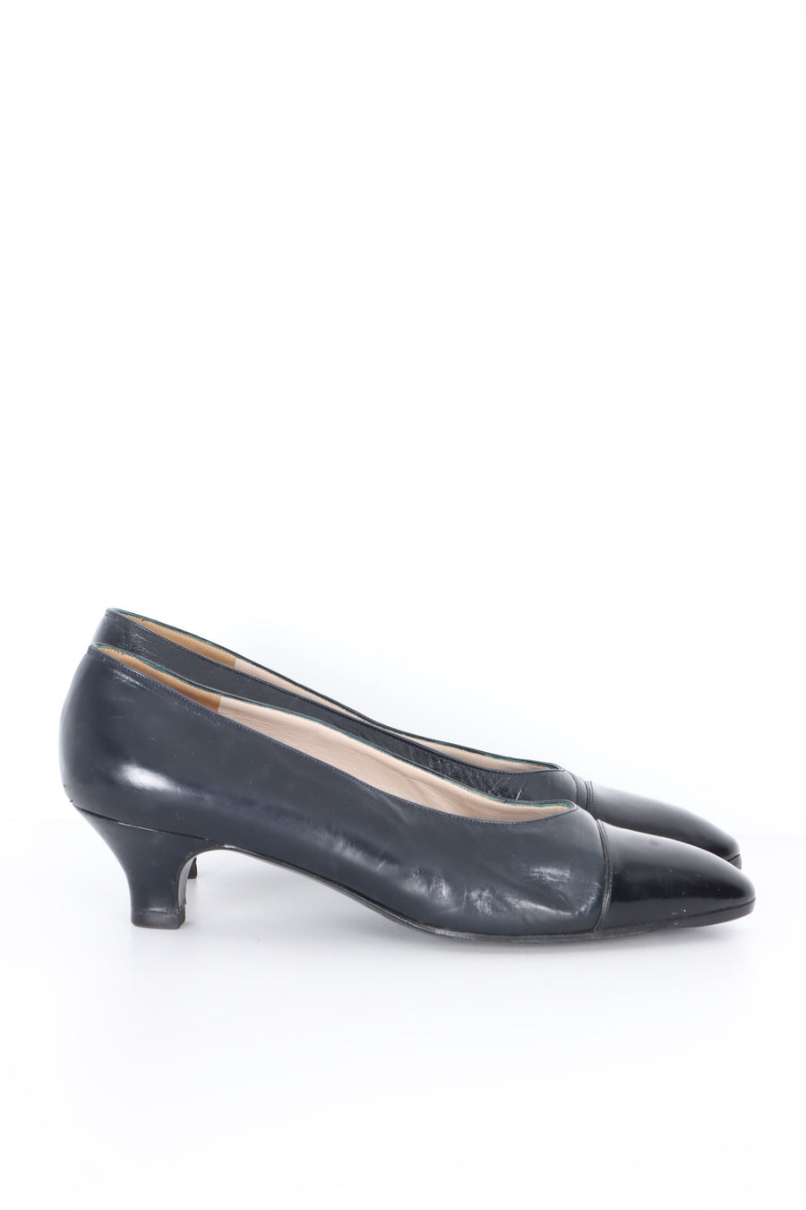 Vintage CHANEL Black Leather Patent Toe Cap Kitten Heels (38.5)