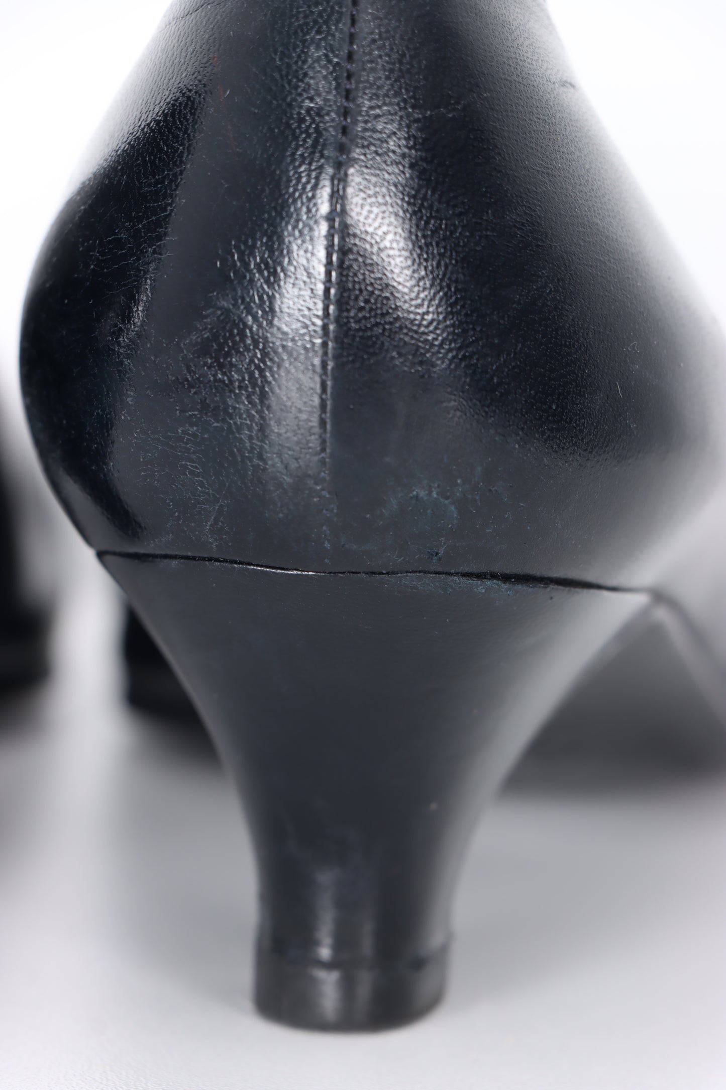 Vintage CHANEL Black Leather Patent Toe Cap Kitten Heels (38.5)