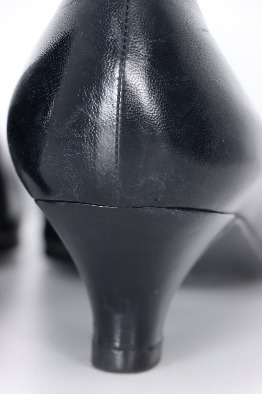 Vintage CHANEL Black Leather Patent Toe Cap Kitten Heels (38.5)