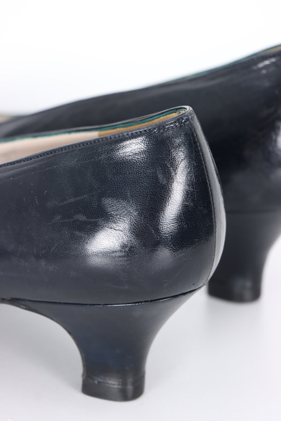 Vintage CHANEL Black Leather Patent Toe Cap Kitten Heels (38.5)