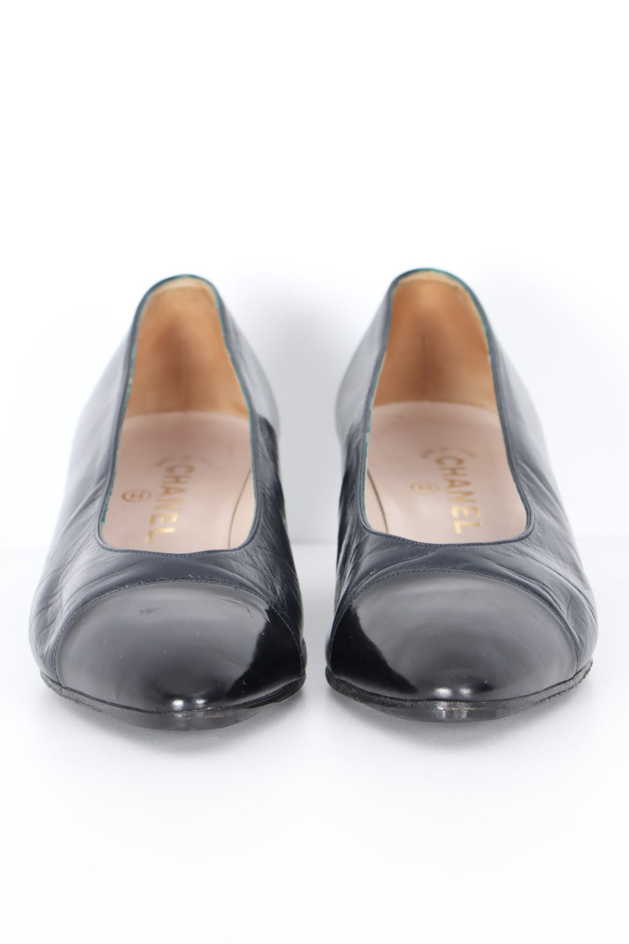 Vintage CHANEL Black Leather Patent Toe Cap Kitten Heels (38.5)
