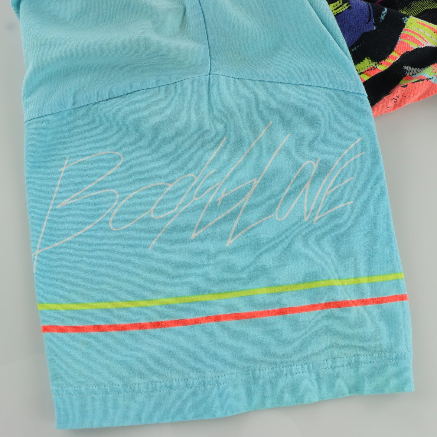 BODY GLOVE Neon All Over Print Retro 80's Surfing Tee (L)