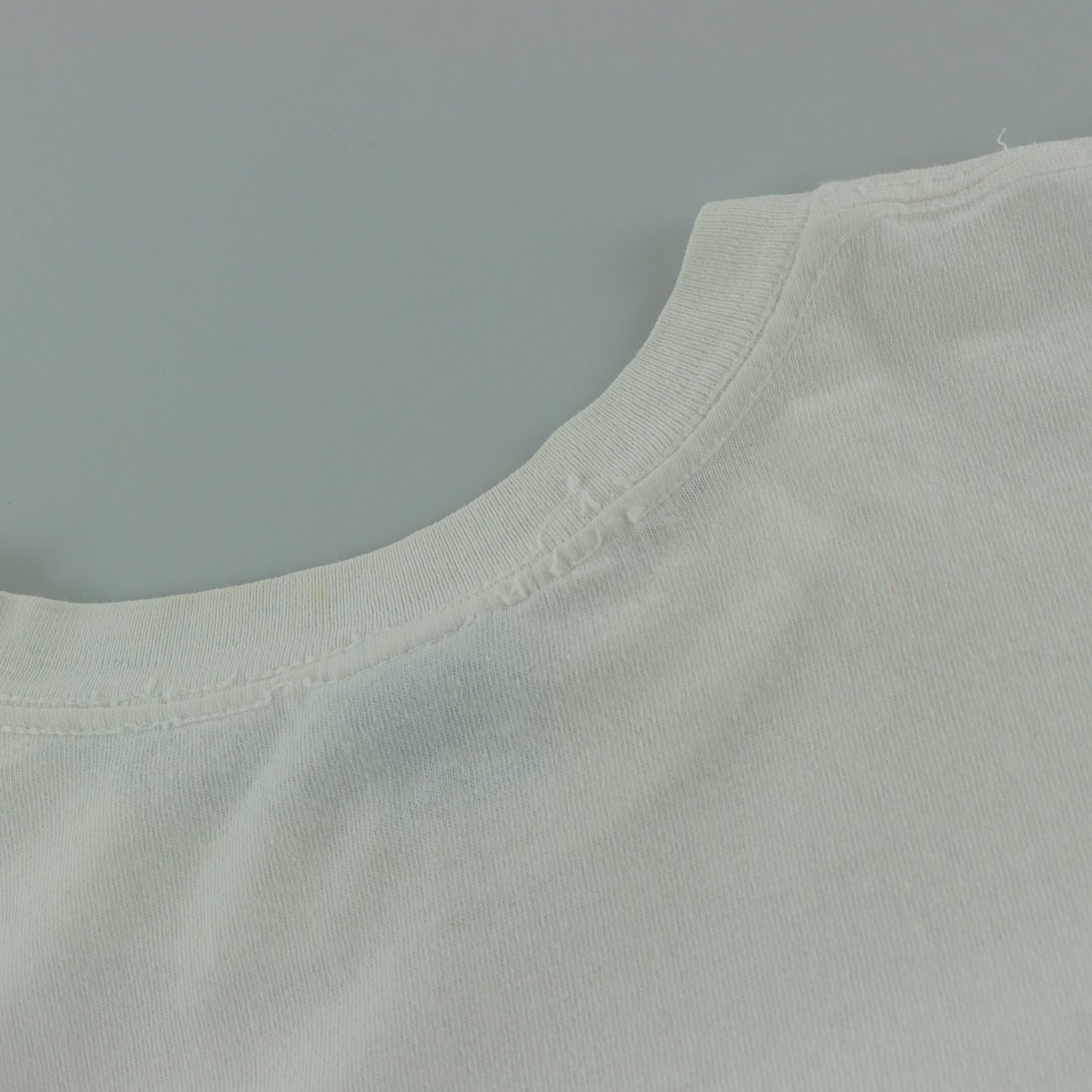 Vintage 1990 "Magic Johnson" Los Angeles Lakers NBA White Single Stitch Tee (M-L)