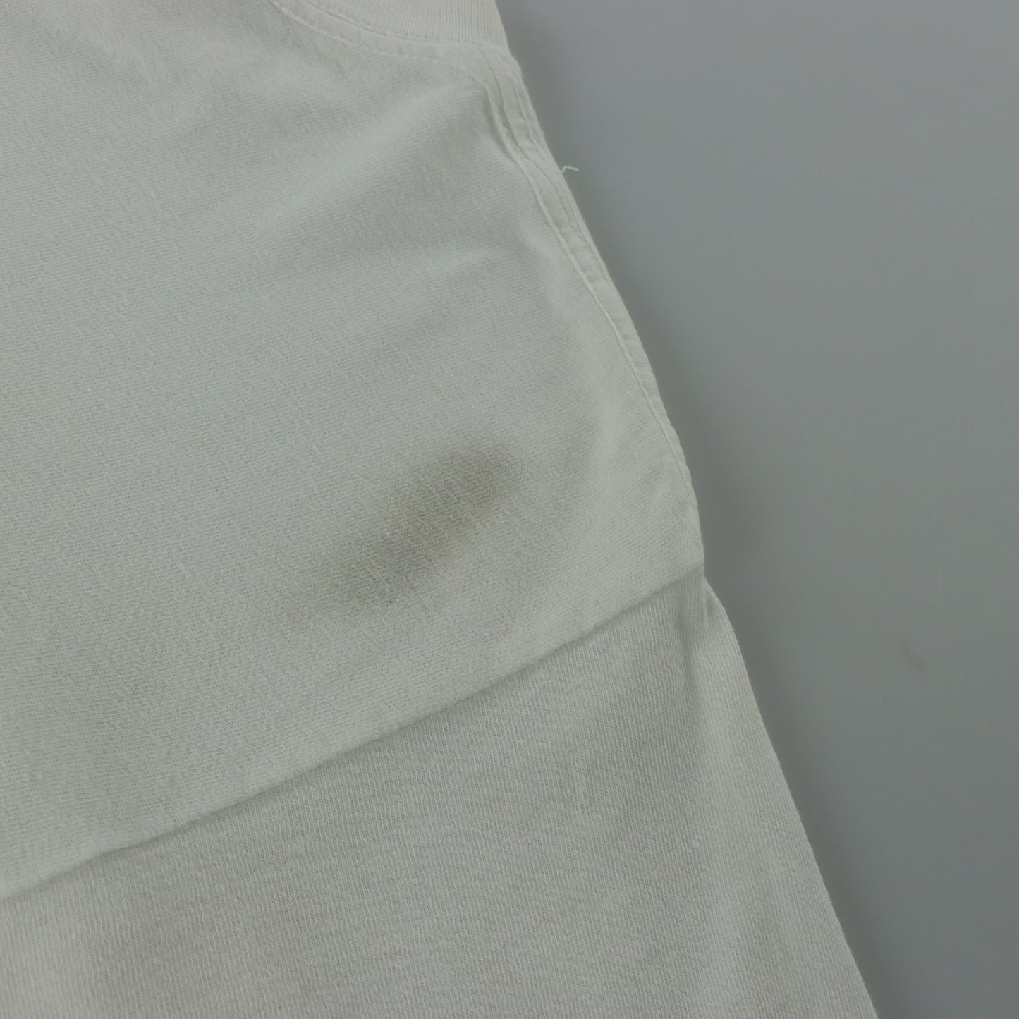 Vintage 1990 "Magic Johnson" Los Angeles Lakers NBA White Single Stitch Tee (M-L)