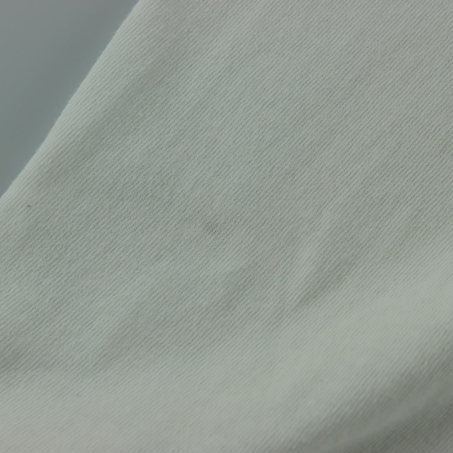 Vintage 1990 "Magic Johnson" Los Angeles Lakers NBA White Single Stitch Tee (M-L)