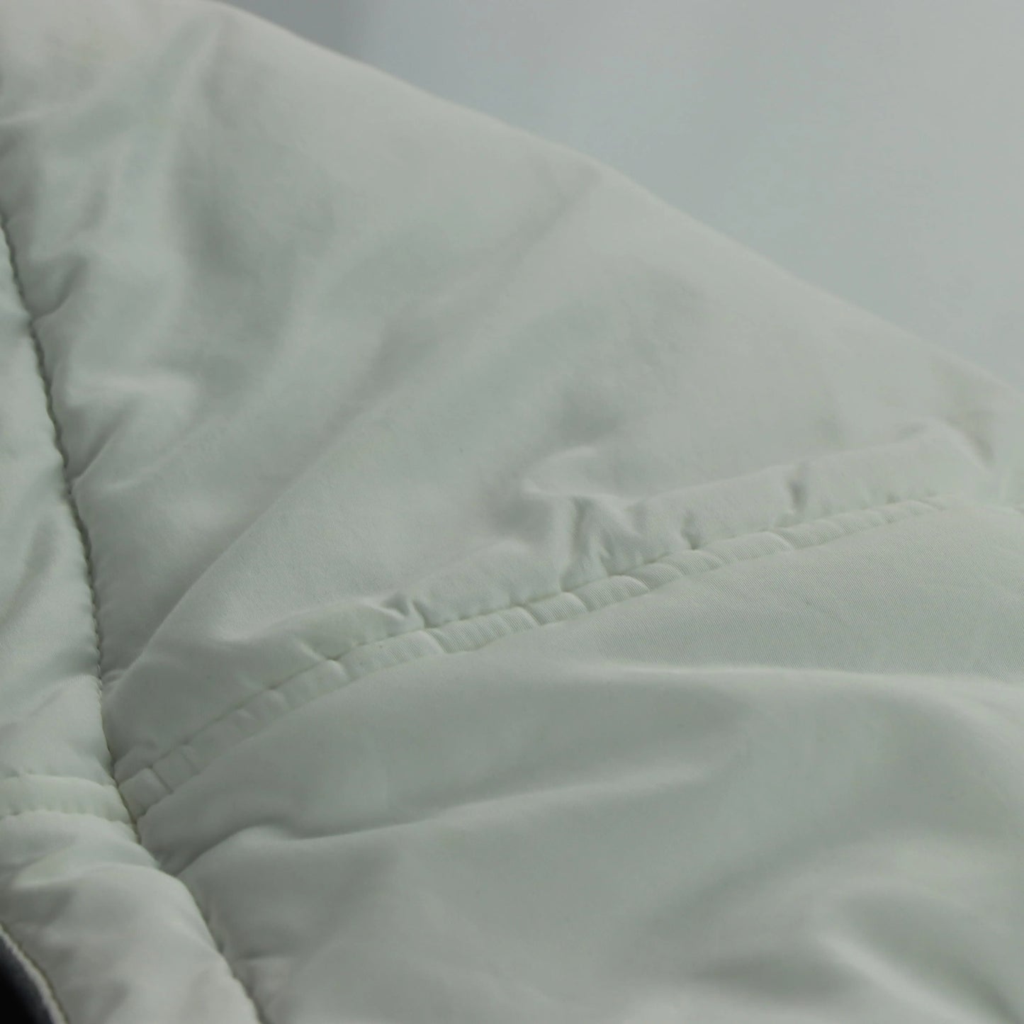 NIKE Embroidered Swoosh Logo White & Black Hooded Puffer Jacket (S) - Vintage Sole Melbourne