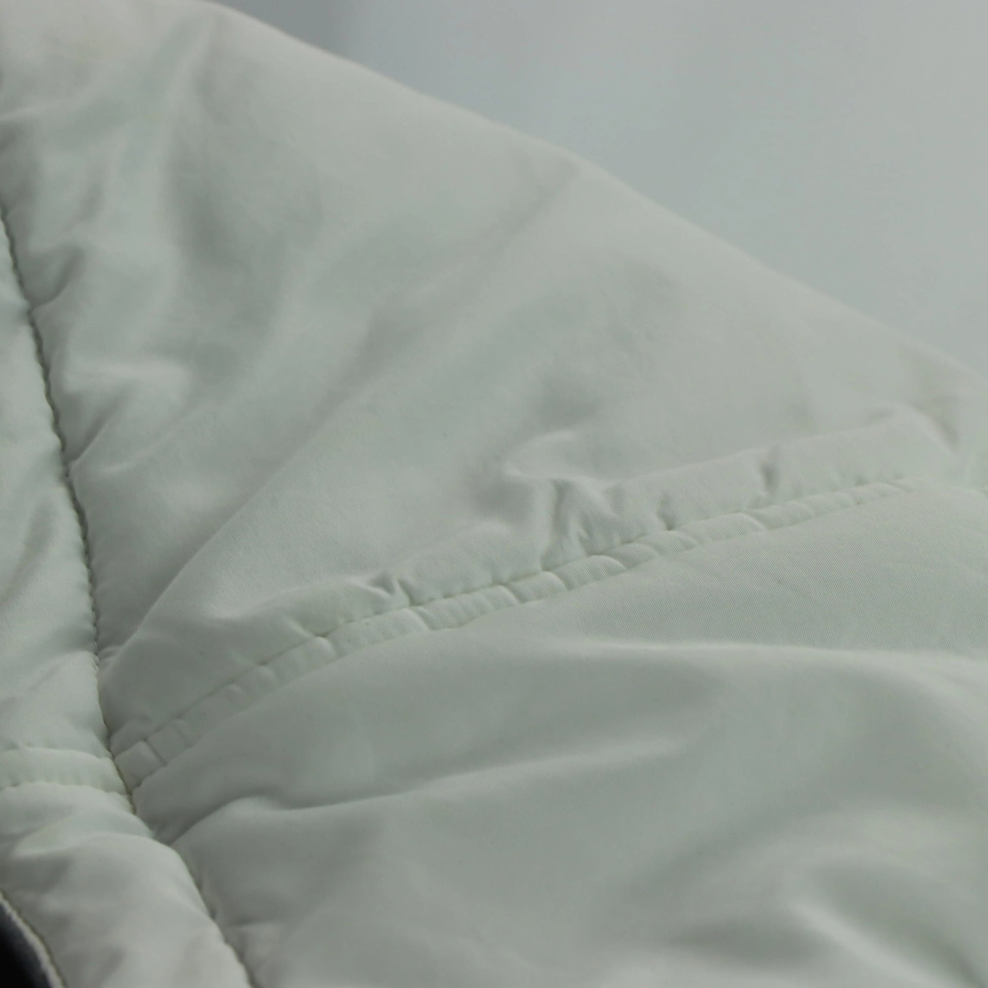 NIKE Embroidered Swoosh Logo White & Black Hooded Puffer Jacket (S) - Vintage Sole Melbourne