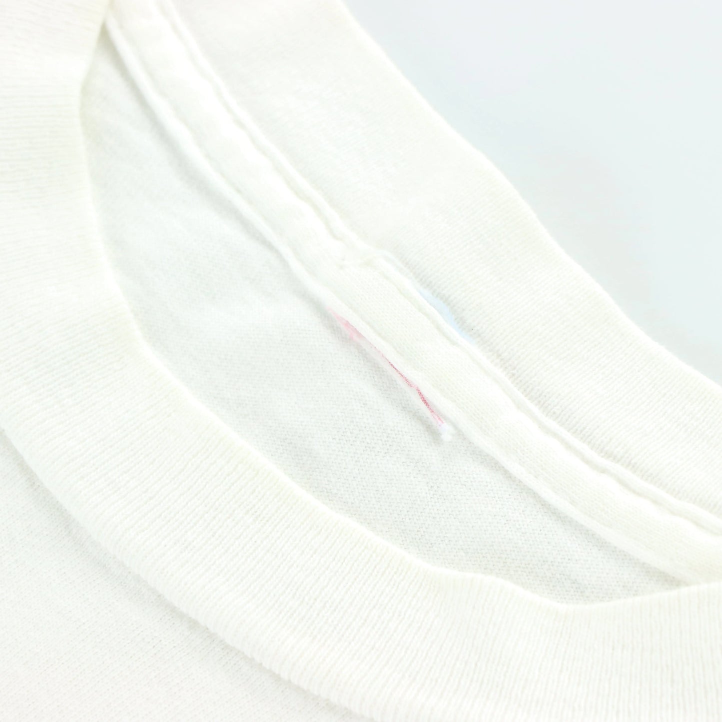 Vintage MICKEY MOUSE 'Epcot' Disney World Flag Single Stitch White Tee (L) - Vintage Sole Melbourne