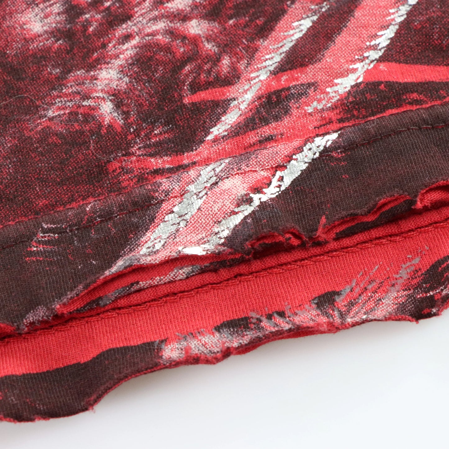 AFFLICTION Silver Foil Detail Winged Skeleton & Embroidered Spell Out Logo Y2K Red T-Shirt USA Made (XL)