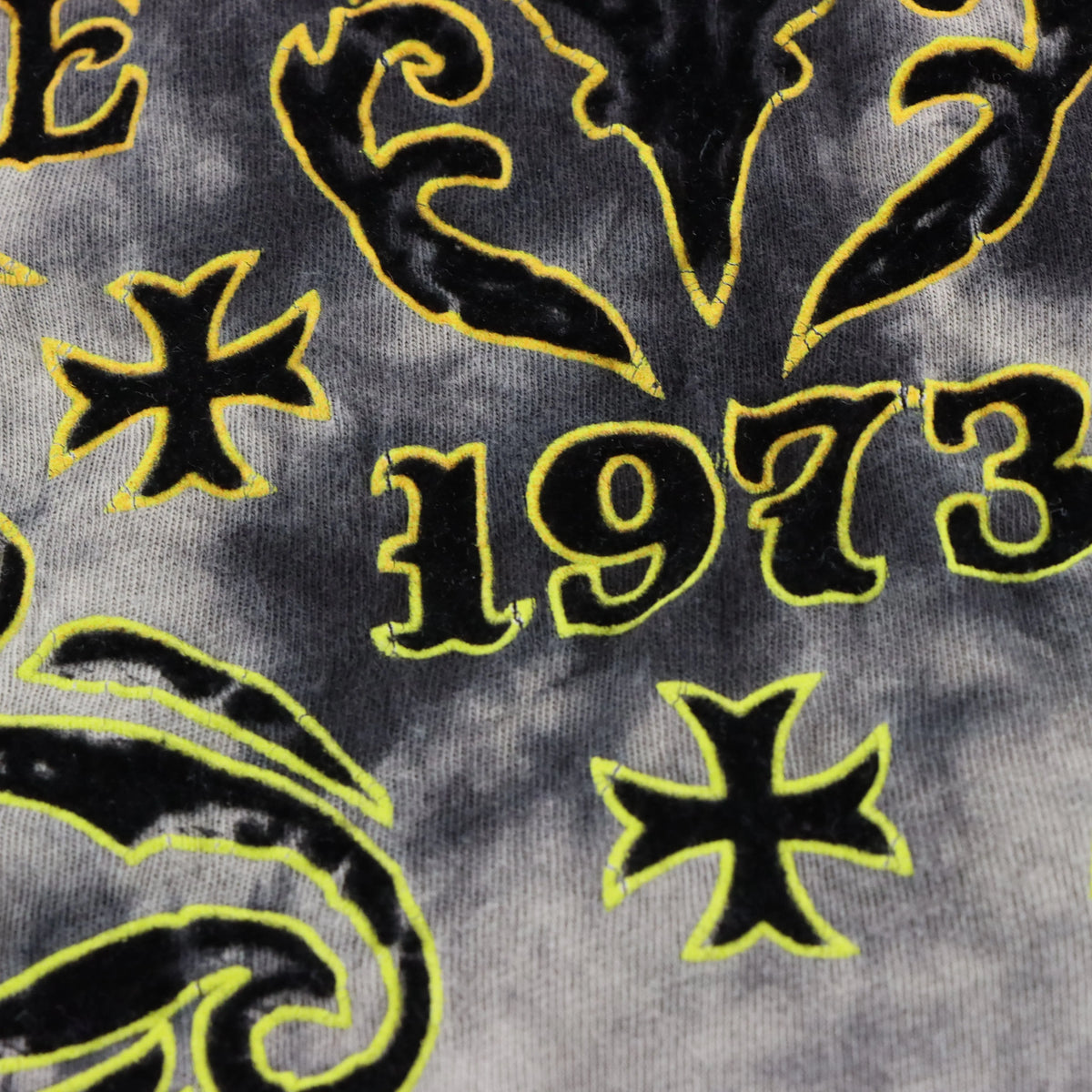 AFFLICTION Rainbow Spell Out Logo & Fleur-De-Lis Grey Tie-Dye Vintage Y2K T-Shirt (XXL)