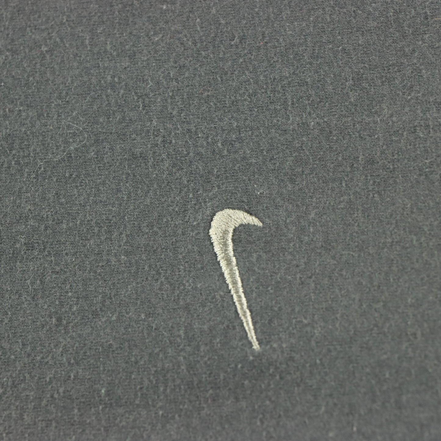 NIKE 90s Embroidered Swoosh Logo Grey & Silver Tee (XXL) - Vintage Sole Melbourne