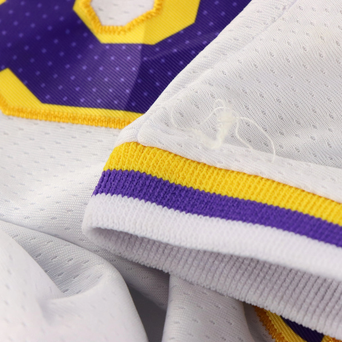 NIKE LeBron James #23 NBA Los Angeles Lakers Basketball Jersey With Original Tags (L-XL TALL)