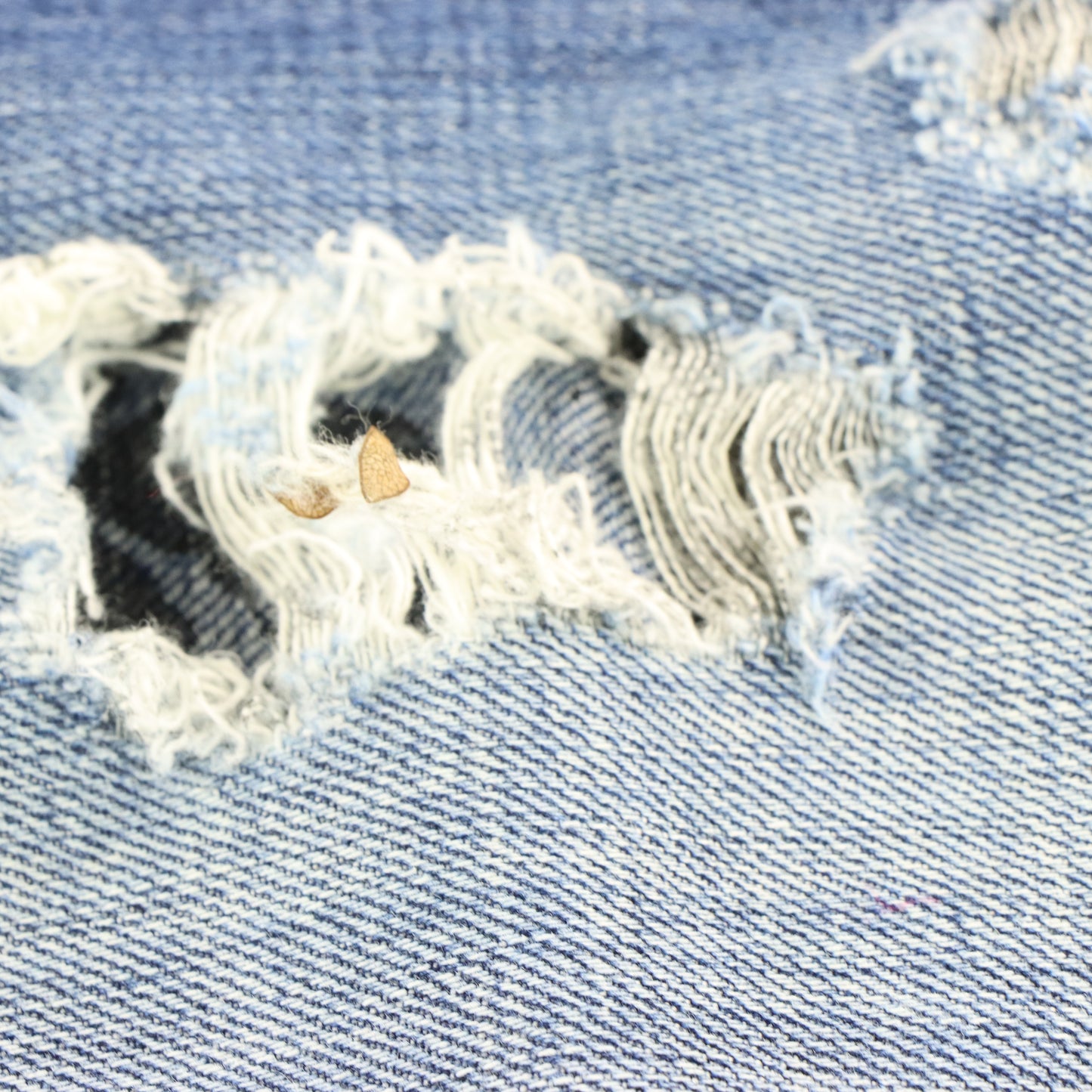 AFFLICTION Y2K Cross Embroidered Pockets Distressed Jeans (32 x 32)