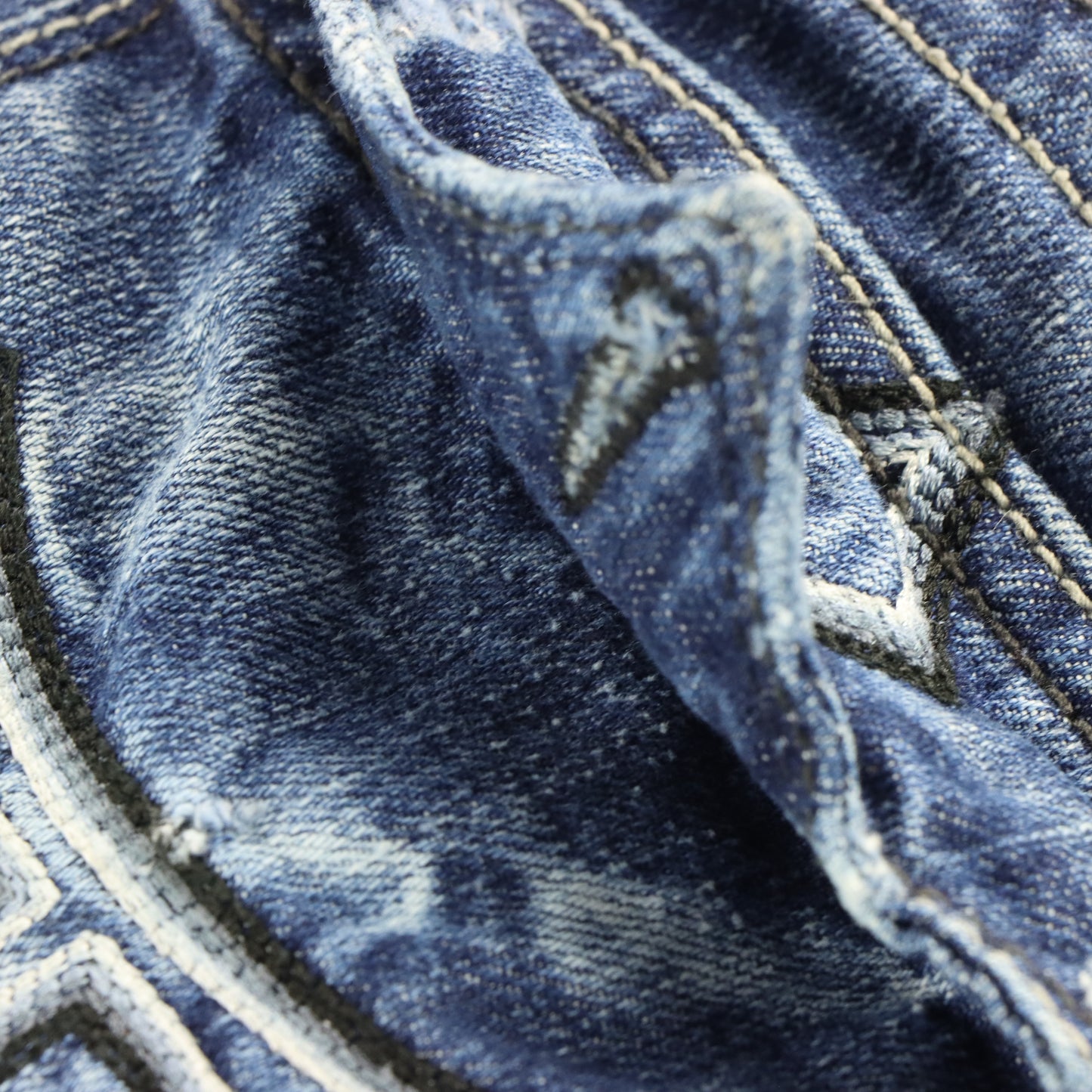 AFFLICTION Y2K Cross Embroidered Pockets Distressed Jeans (32 x 32)