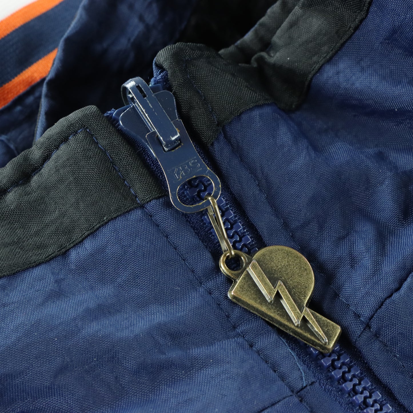 Chicago Bears Embroidered Patch PRO PLAYER Reversible Full Zip NFL Jacket Korean Made (XXL)