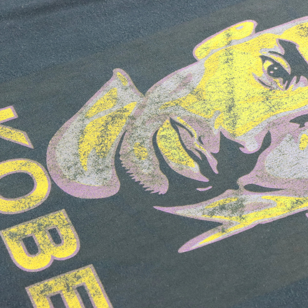 Vintage KOBE BRYANT #24 Face Graphic Remembrance Basketball T-Shirt (XL-XXL)