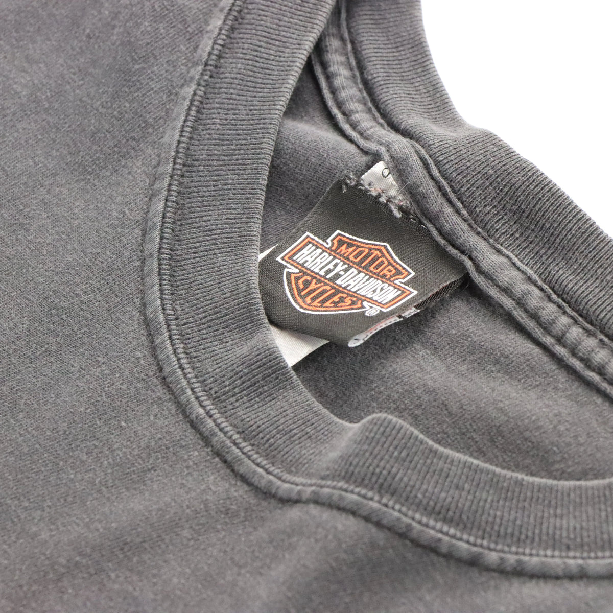 Vintage HARLEY DAVIDSON Y2K 'Low Country' Grey Faded USA Made Motorcycle T-Shirt (L)