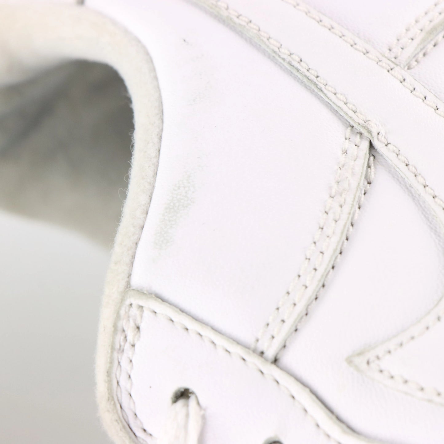 NIKE AIR FORCE 1 X SUPREME Red Logo Swoosh White Sneakers (11) - Vintage Sole Melbourne