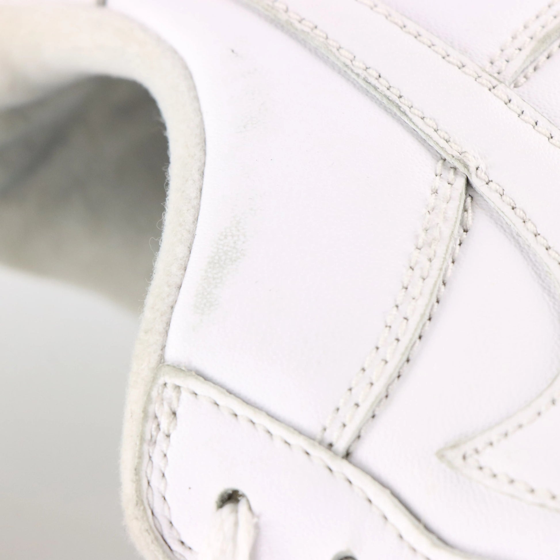 NIKE AIR FORCE 1 X SUPREME Red Logo Swoosh White Sneakers (11) - Vintage Sole Melbourne