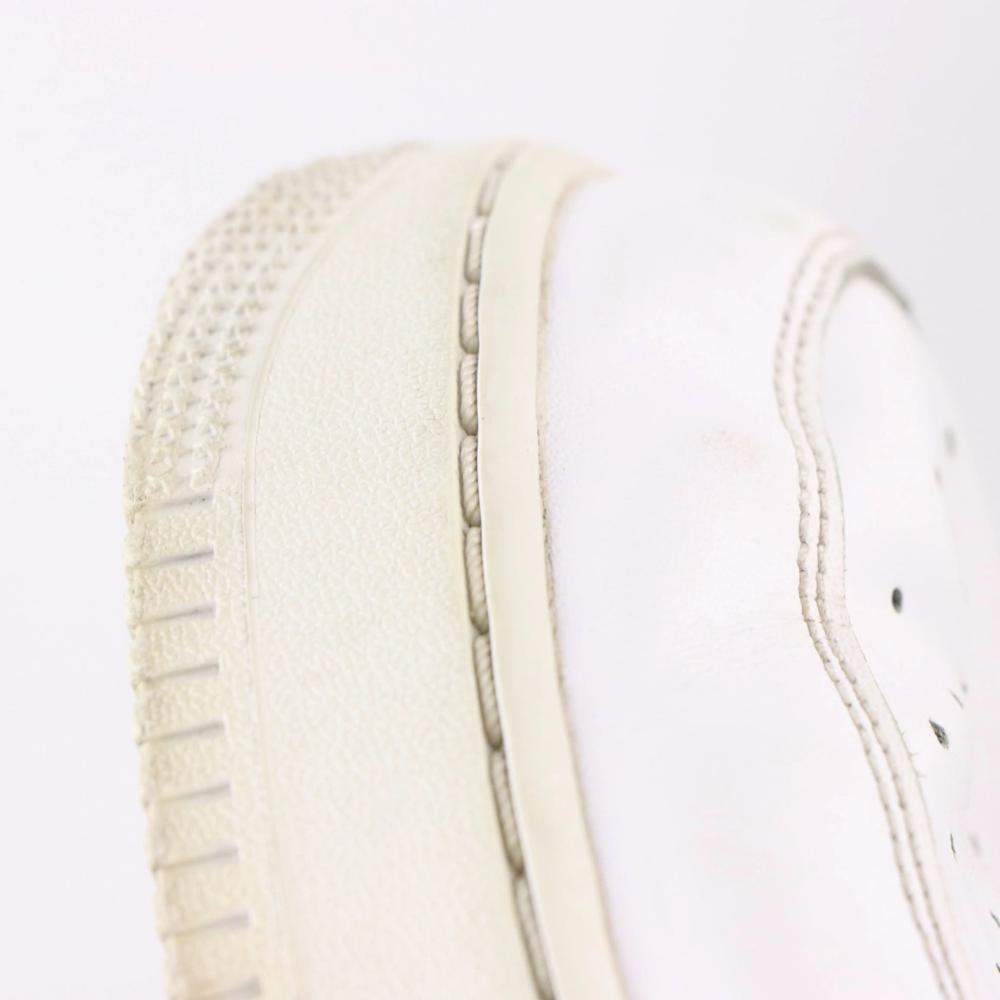 NIKE AIR FORCE 1 X SUPREME Red Logo Swoosh White Sneakers (11) - Vintage Sole Melbourne