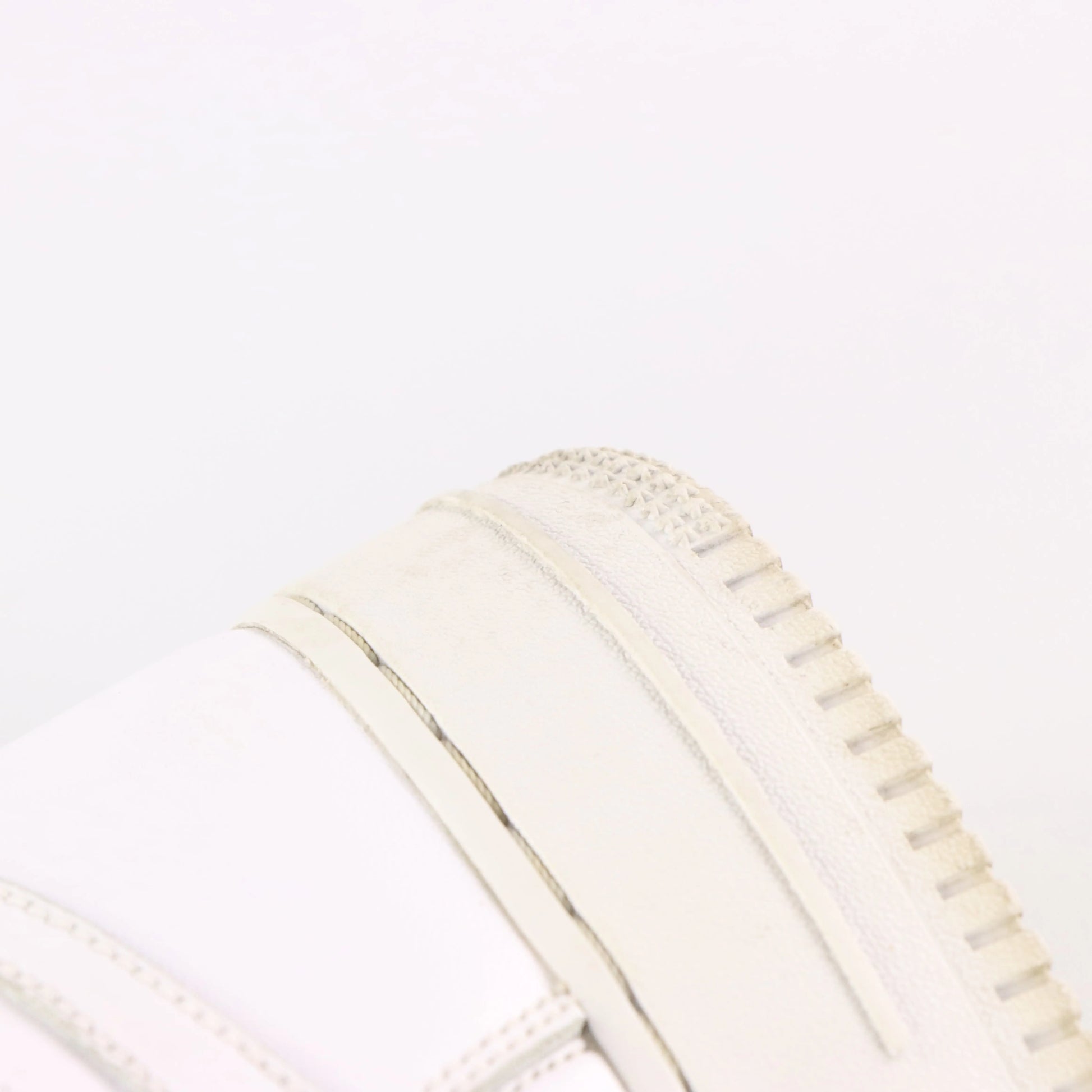 NIKE AIR FORCE 1 X SUPREME Red Logo Swoosh White Sneakers (11) - Vintage Sole Melbourne