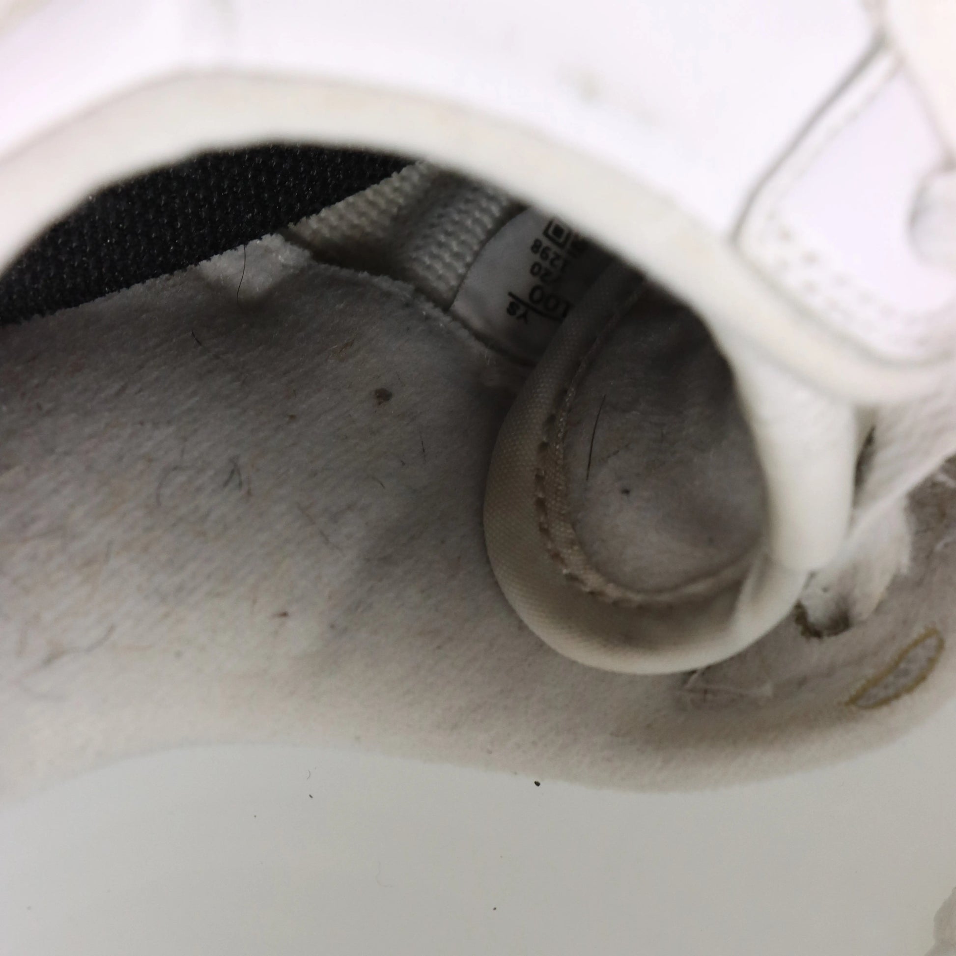 NIKE AIR FORCE 1 X SUPREME Red Logo Swoosh White Sneakers (11) - Vintage Sole Melbourne