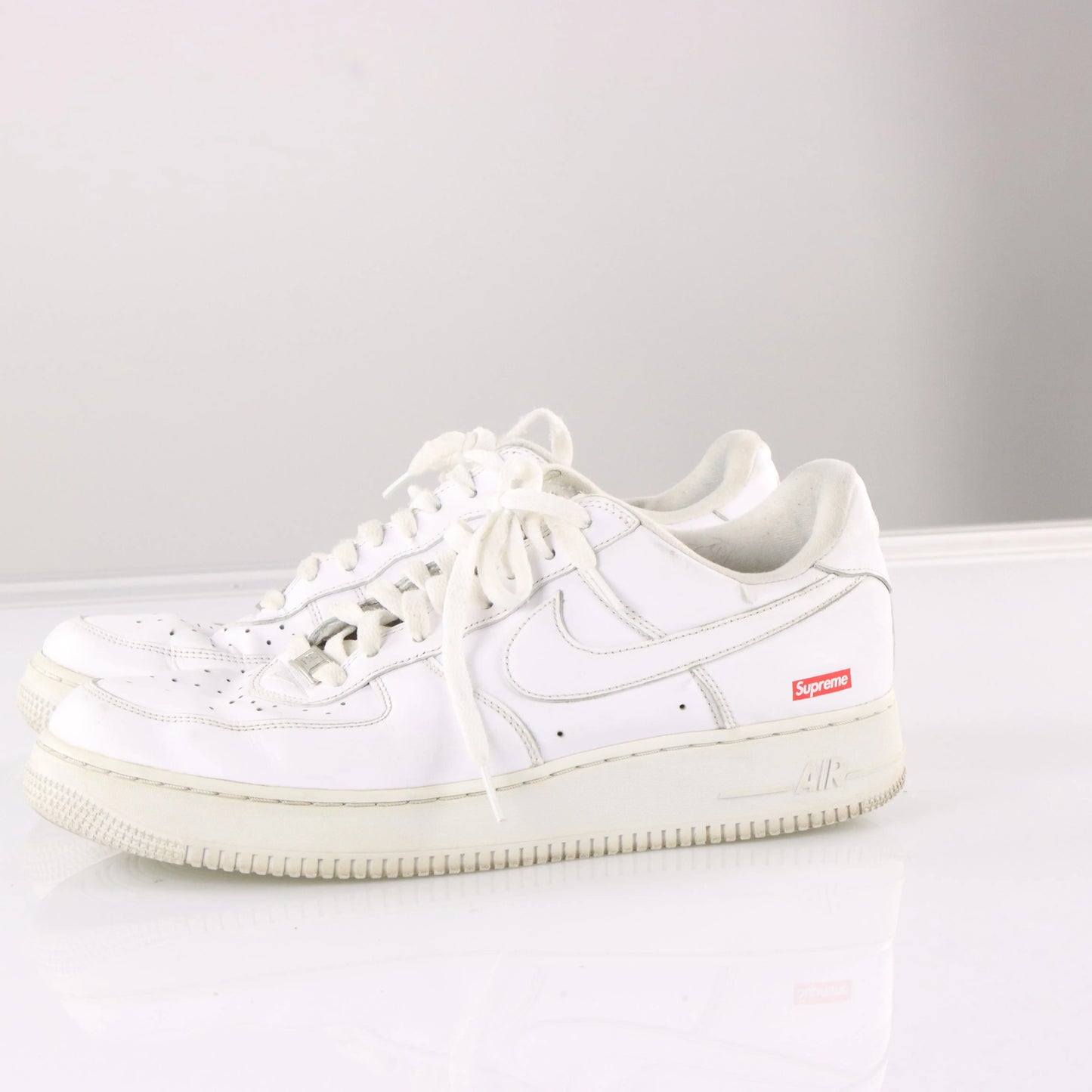 NIKE AIR FORCE 1 X SUPREME Red Logo Swoosh White Sneakers (11) - Vintage Sole Melbourne