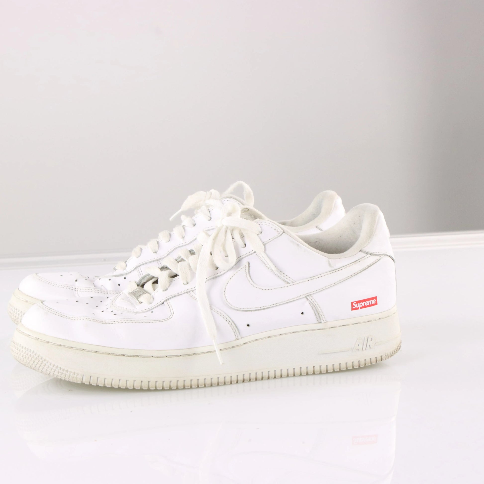 NIKE AIR FORCE 1 X SUPREME Red Logo Swoosh White Sneakers (11) - Vintage Sole Melbourne