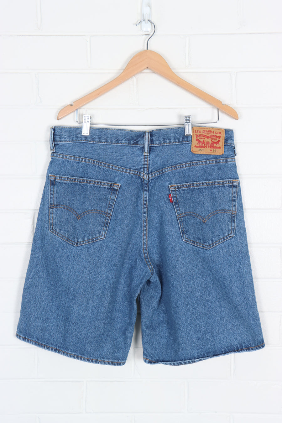LEVI'S 550 Medium Wash Jort Shorts (36)