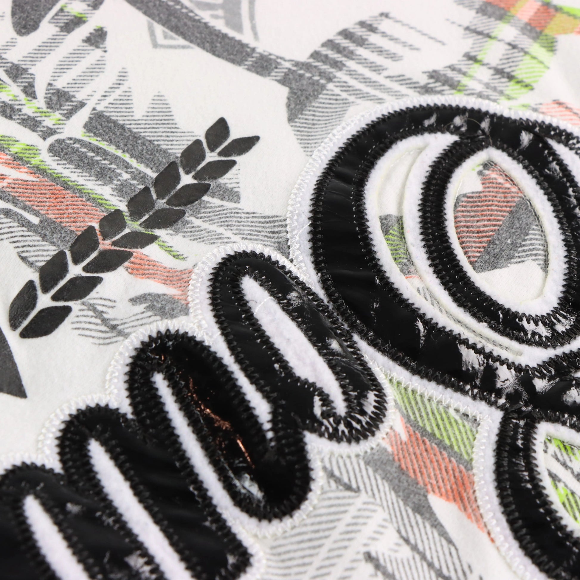 SOUTHPOLE x MCMXCI Felt & PVC Logo Patch Layer Design T-Shirt (L) ***COCO Vintage Sole Melbourne